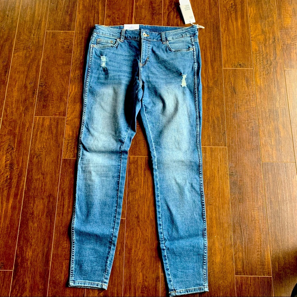 NWT SKINNY JEANS